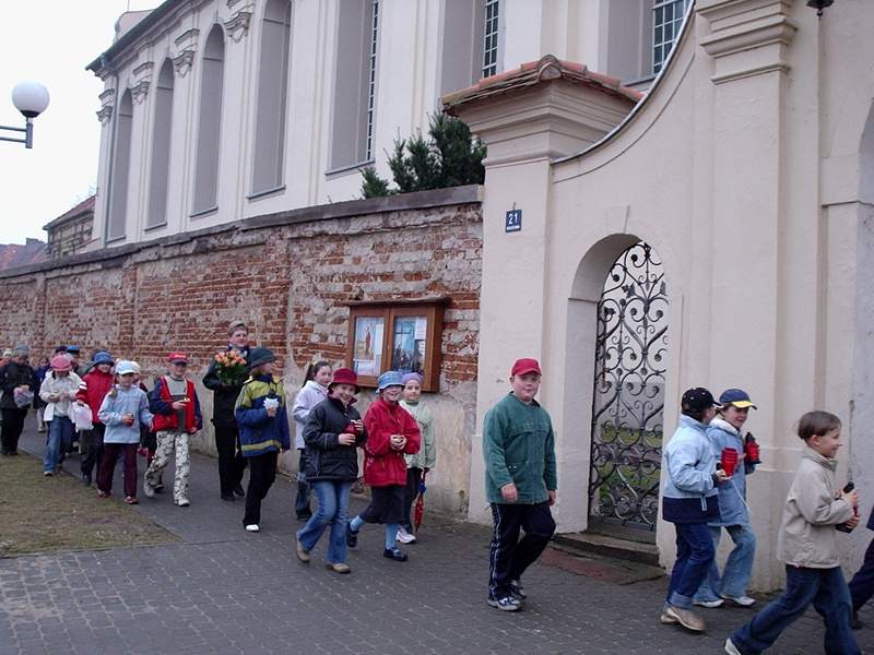 Trójkowe pożegnanie Jana Pawła II w 2005 roku w kościele NMP w Wągrowcu, fot. Waldemar Kaiser
