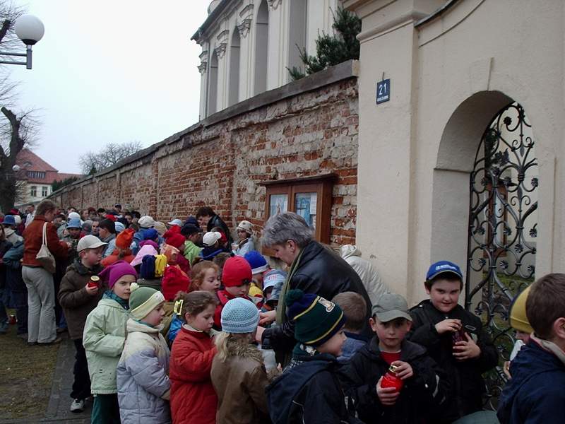 Trójkowe pożegnanie Jana Pawła II w 2005 roku w kościele NMP w Wągrowcu, fot. Waldemar Kaiser